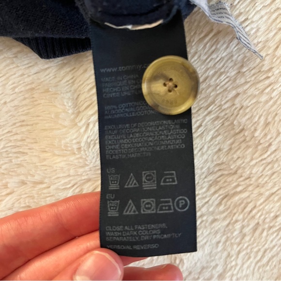 Tommy Hilfiger knit button-up cardigan sweater - men’s large - Picture 6 of 6